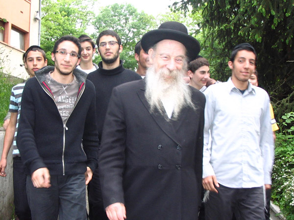 Rav Weill yechiva etudiants
